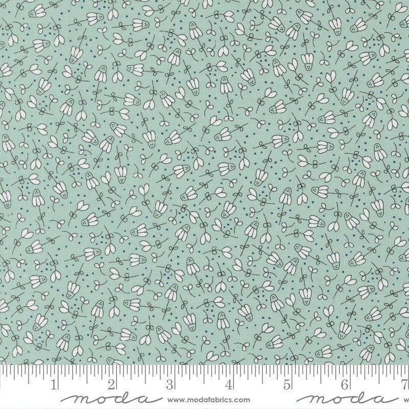 Moda Sweetwater Vintage Quilt Fabric Flower Garden Style 55663/25 Aqua