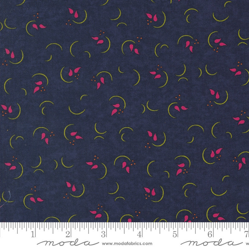 Moda Holly Taylor In Bloom Quilt Fabric Curves Style 6943/18 Eve