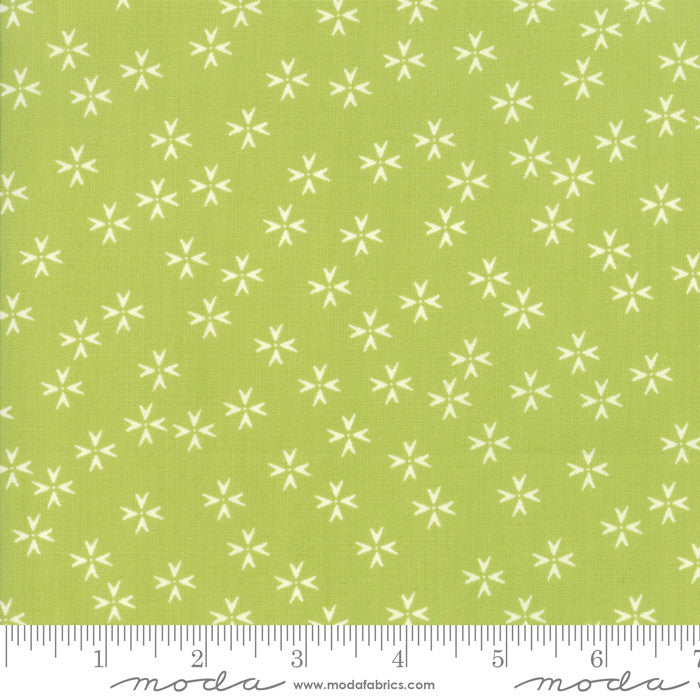 Moda The Front Porch Quilt Fabric Petals Style 37544/14 Pistachio