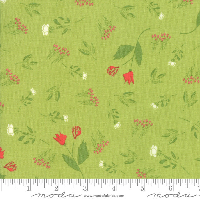 Moda The Front Porch Quilt Fabric Rose Bed Style 37541/14 Pistachio